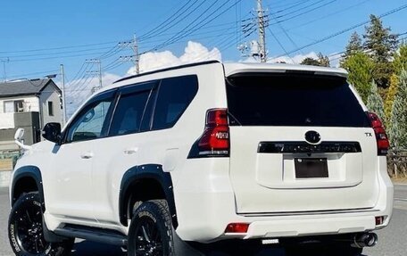 Toyota Land Cruiser Prado 150 рестайлинг 2, 2021 год, 3 730 000 рублей, 5 фотография