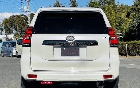 Toyota Land Cruiser Prado 150 рестайлинг 2, 2021 год, 3 730 000 рублей, 6 фотография