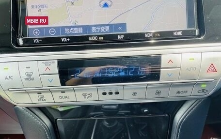 Toyota Land Cruiser Prado 150 рестайлинг 2, 2021 год, 3 730 000 рублей, 14 фотография
