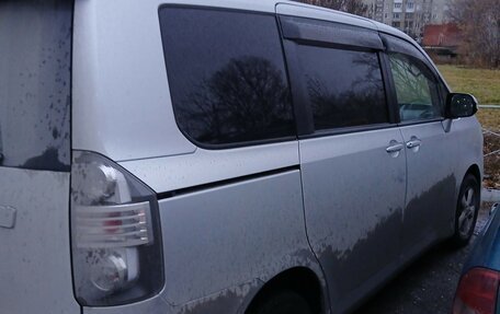 Toyota Voxy II, 2009 год, 1 150 000 рублей, 5 фотография