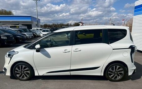 Toyota Sienta II, 2021 год, 1 350 000 рублей, 4 фотография