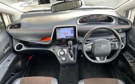 Toyota Sienta II, 2021 год, 1 350 000 рублей, 8 фотография