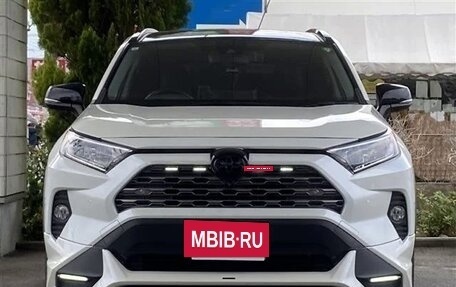 Toyota RAV4, 2021 год, 2 690 000 рублей, 2 фотография