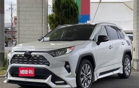 Toyota RAV4, 2021 год, 2 690 000 рублей, 3 фотография