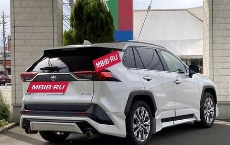 Toyota RAV4, 2021 год, 2 690 000 рублей, 6 фотография
