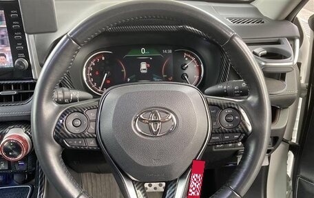 Toyota RAV4, 2021 год, 2 690 000 рублей, 10 фотография