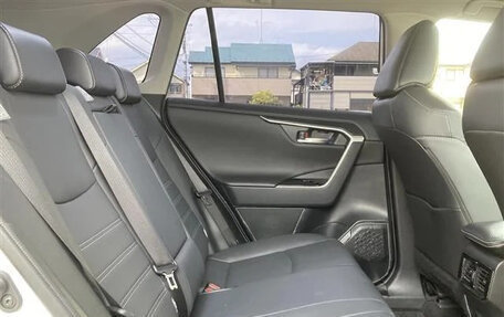 Toyota RAV4, 2021 год, 2 690 000 рублей, 24 фотография