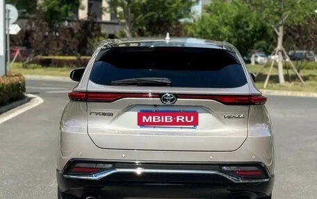 Toyota Venza, 2022 год, 2 429 334 рублей, 4 фотография