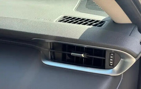 Toyota Venza, 2022 год, 2 429 334 рублей, 9 фотография
