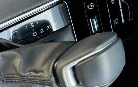 Toyota Venza, 2022 год, 2 429 334 рублей, 12 фотография