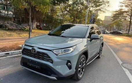 Toyota RAV4, 2020 год, 2 110 000 рублей, 1 фотография