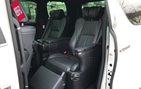 Toyota Alphard III, 2021 год, 3 470 000 рублей, 22 фотография
