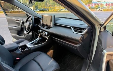 Toyota RAV4, 2020 год, 2 110 000 рублей, 5 фотография