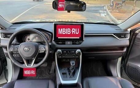 Toyota RAV4, 2020 год, 2 110 000 рублей, 7 фотография