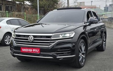 Volkswagen Touareg III, 2021 год, 4 100 200 рублей, 1 фотография