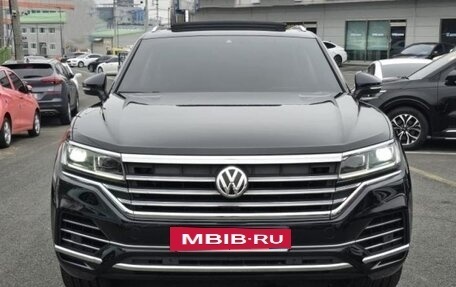 Volkswagen Touareg III, 2021 год, 4 100 200 рублей, 2 фотография