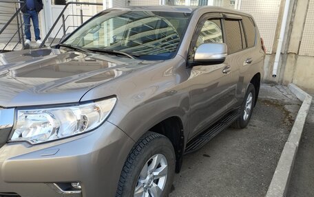 Toyota Land Cruiser Prado 150 рестайлинг 2, 2019 год, 5 350 000 рублей, 3 фотография