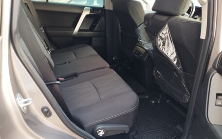 Toyota Land Cruiser Prado 150 рестайлинг 2, 2019 год, 5 350 000 рублей, 6 фотография