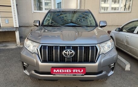 Toyota Land Cruiser Prado 150 рестайлинг 2, 2019 год, 5 350 000 рублей, 2 фотография