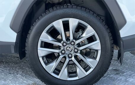 Toyota RAV4, 2019 год, 3 295 000 рублей, 13 фотография