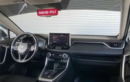Toyota RAV4, 2019 год, 3 295 000 рублей, 11 фотография