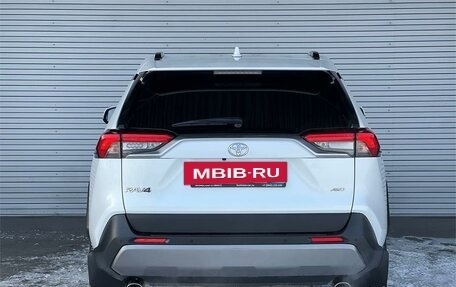 Toyota RAV4, 2019 год, 3 295 000 рублей, 6 фотография