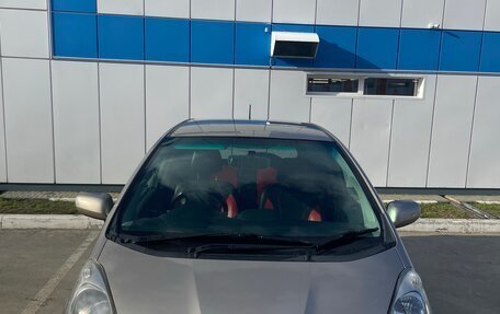 Honda Fit III, 2010 год, 730 000 рублей, 4 фотография