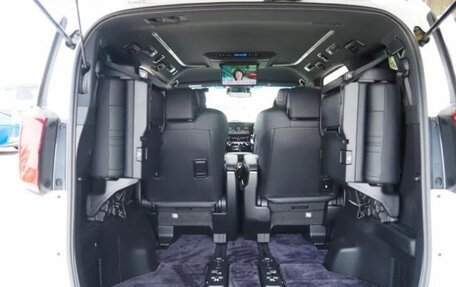 Toyota Alphard III, 2021 год, 4 190 099 рублей, 38 фотография