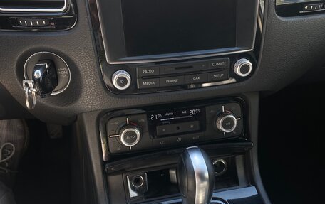 Volkswagen Touareg III, 2015 год, 2 400 000 рублей, 11 фотография