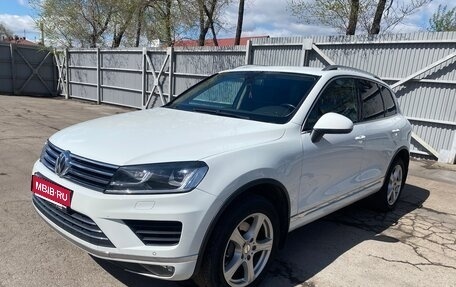 Volkswagen Touareg III, 2015 год, 2 400 000 рублей, 1 фотография