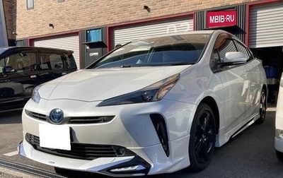 Toyota Prius IV XW50, 2022 год, 1 600 000 рублей, 1 фотография