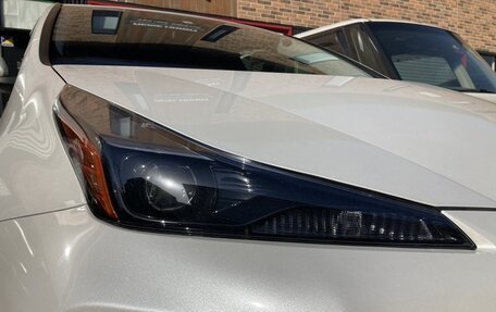 Toyota Prius IV XW50, 2022 год, 1 600 000 рублей, 9 фотография