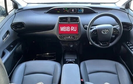 Toyota Prius IV XW50, 2022 год, 1 600 000 рублей, 11 фотография