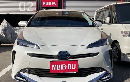 Toyota Prius IV XW50, 2022 год, 1 600 000 рублей, 2 фотография