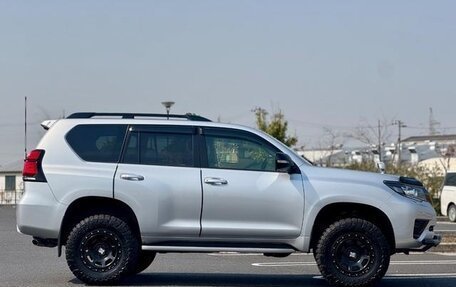 Toyota Land Cruiser Prado 150 рестайлинг 2, 2022 год, 3 415 000 рублей, 5 фотография