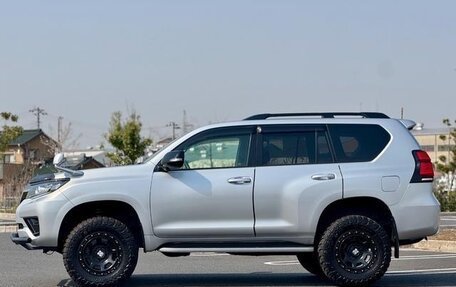 Toyota Land Cruiser Prado 150 рестайлинг 2, 2022 год, 3 415 000 рублей, 9 фотография
