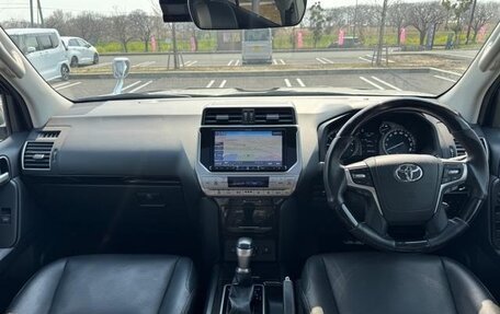 Toyota Land Cruiser Prado 150 рестайлинг 2, 2022 год, 3 415 000 рублей, 11 фотография