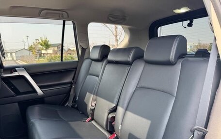 Toyota Land Cruiser Prado 150 рестайлинг 2, 2022 год, 3 415 000 рублей, 33 фотография