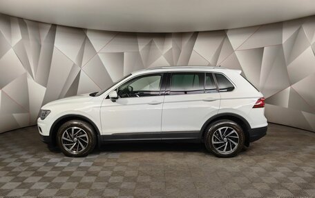 Volkswagen Tiguan II, 2018 год, 2 497 000 рублей, 5 фотография