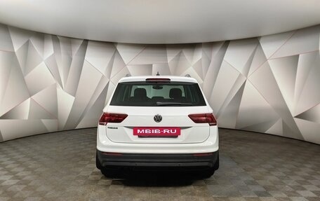 Volkswagen Tiguan II, 2018 год, 2 497 000 рублей, 8 фотография