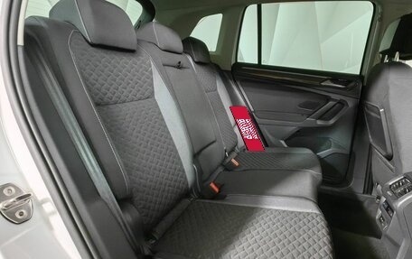 Volkswagen Tiguan II, 2018 год, 2 497 000 рублей, 16 фотография