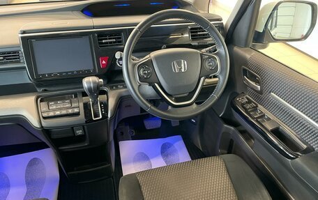 Honda Stepwgn IV, 2015 год, 2 429 000 рублей, 15 фотография