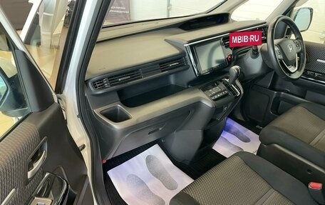 Honda Stepwgn IV, 2015 год, 2 429 000 рублей, 12 фотография