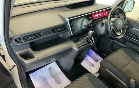 Honda Stepwgn IV, 2015 год, 2 429 000 рублей, 13 фотография