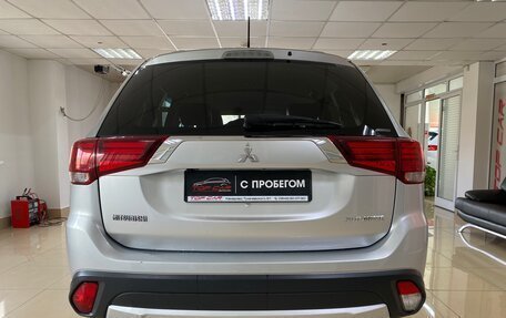 Mitsubishi Outlander III рестайлинг 3, 2016 год, 1 869 999 рублей, 6 фотография