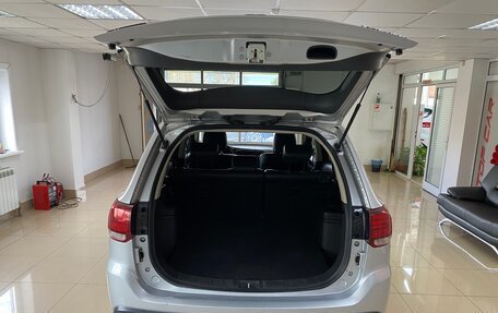 Mitsubishi Outlander III рестайлинг 3, 2016 год, 1 869 999 рублей, 10 фотография