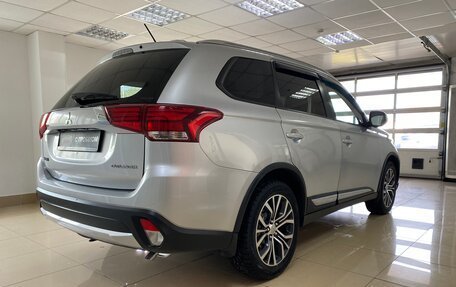 Mitsubishi Outlander III рестайлинг 3, 2016 год, 1 869 999 рублей, 5 фотография