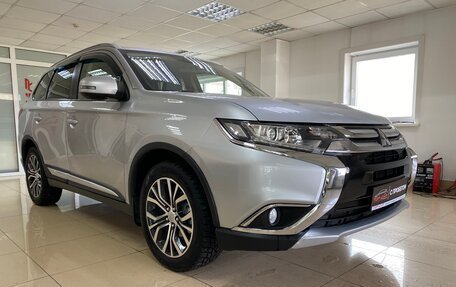 Mitsubishi Outlander III рестайлинг 3, 2016 год, 1 869 999 рублей, 4 фотография