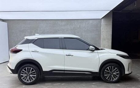 Nissan Kicks I, 2022 год, 1 800 000 рублей, 3 фотография