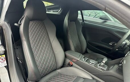 Audi R8, 2021 год, 22 600 000 рублей, 15 фотография